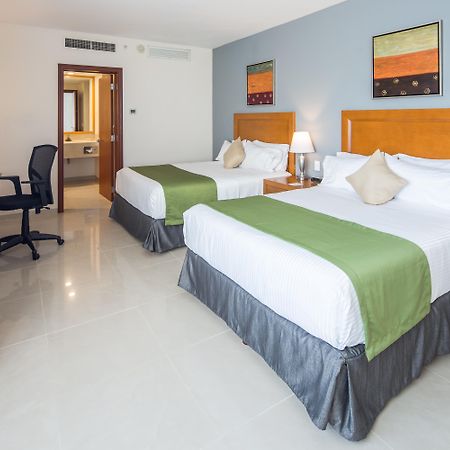 Hotel Wyndham Garden Playa Del Carmen Exterior foto