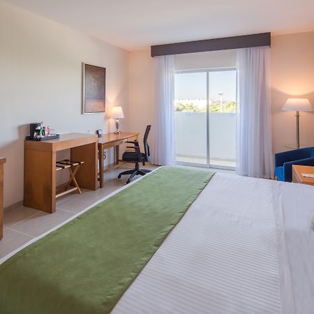 Hotel Wyndham Garden Playa Del Carmen Exterior foto A typical hotel room