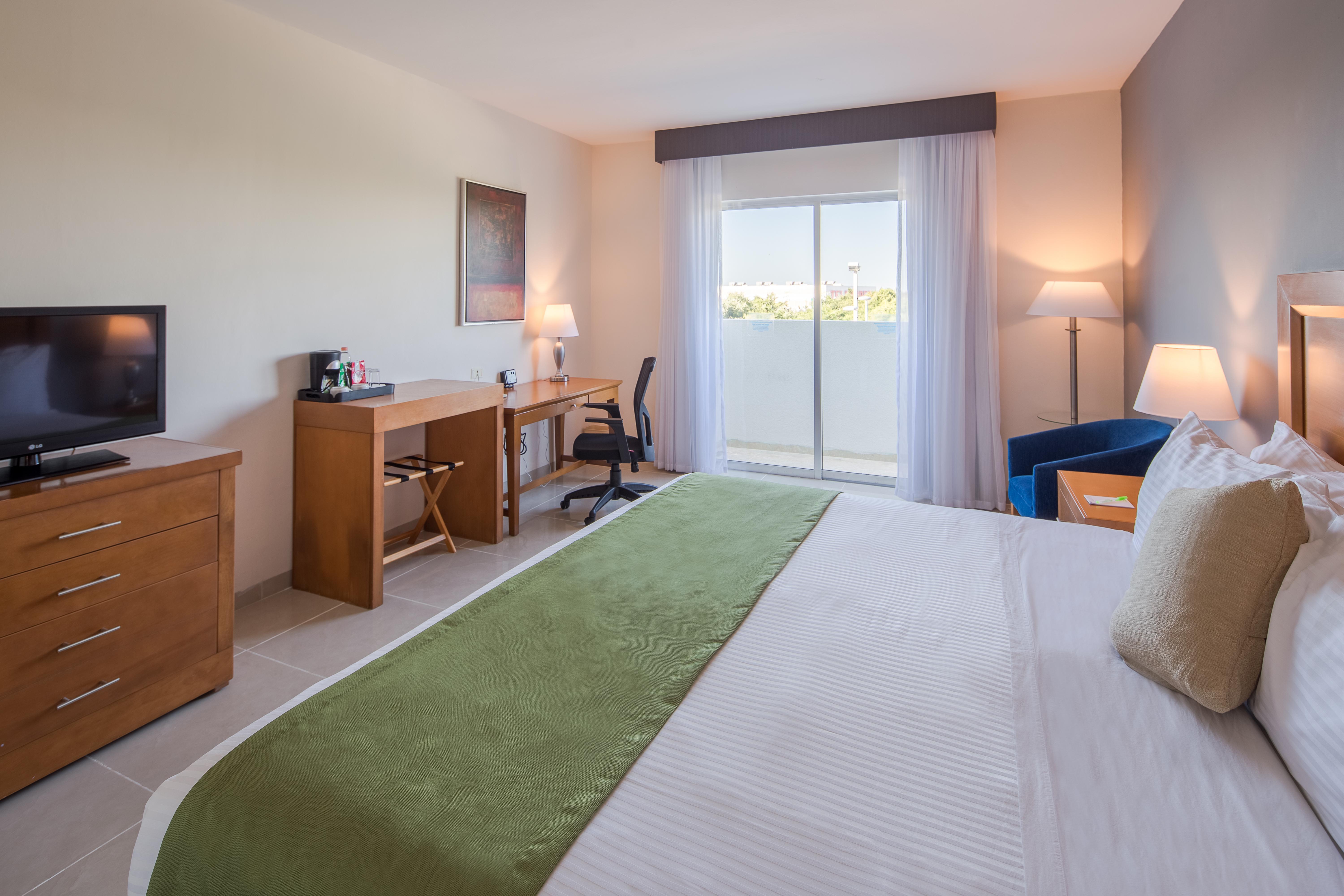 Hotel Wyndham Garden Playa Del Carmen Exterior foto A typical hotel room