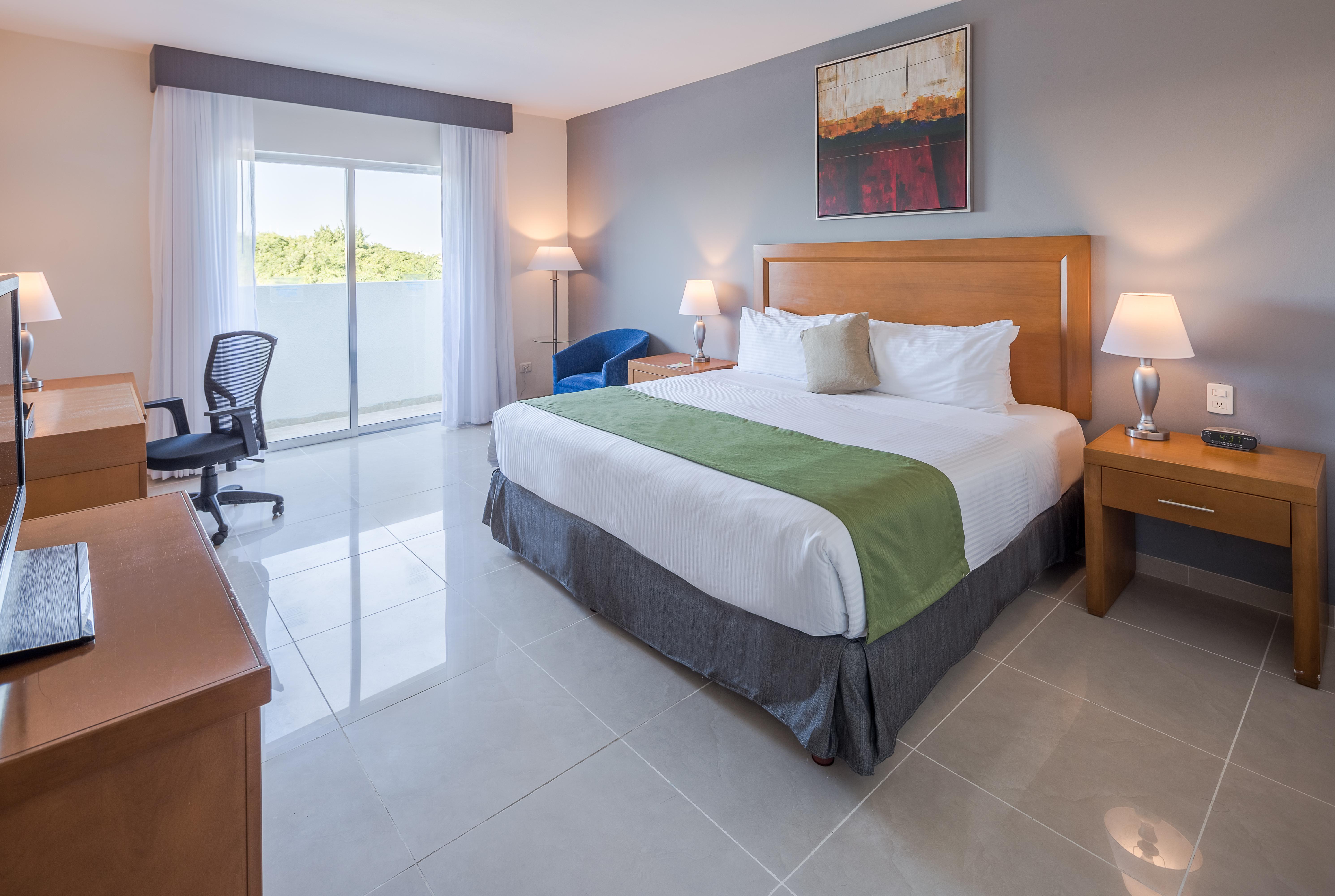 Hotel Wyndham Garden Playa Del Carmen Exterior foto A typical room at the hotel