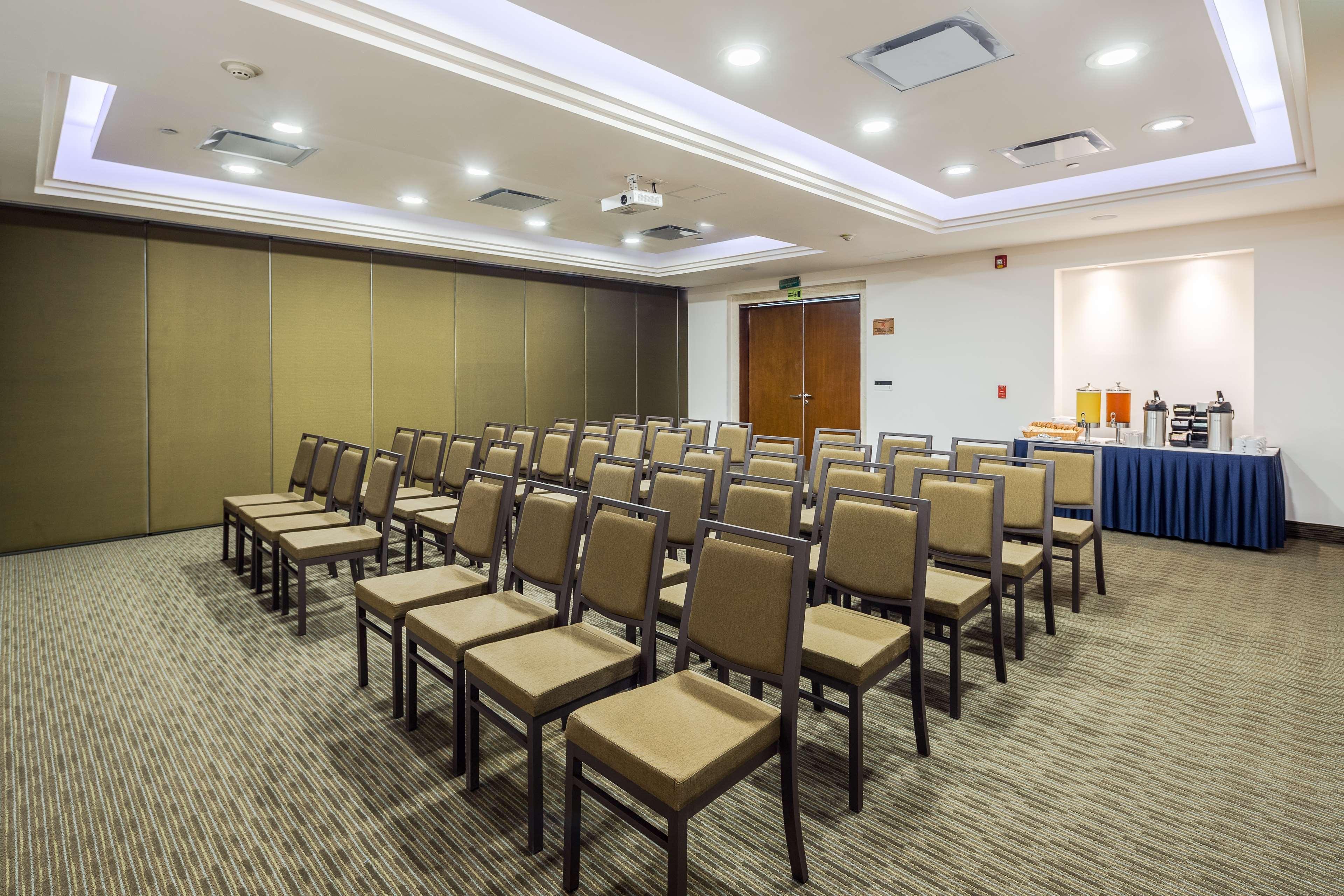 Hotel Wyndham Garden Playa Del Carmen Exterior foto Meeting room