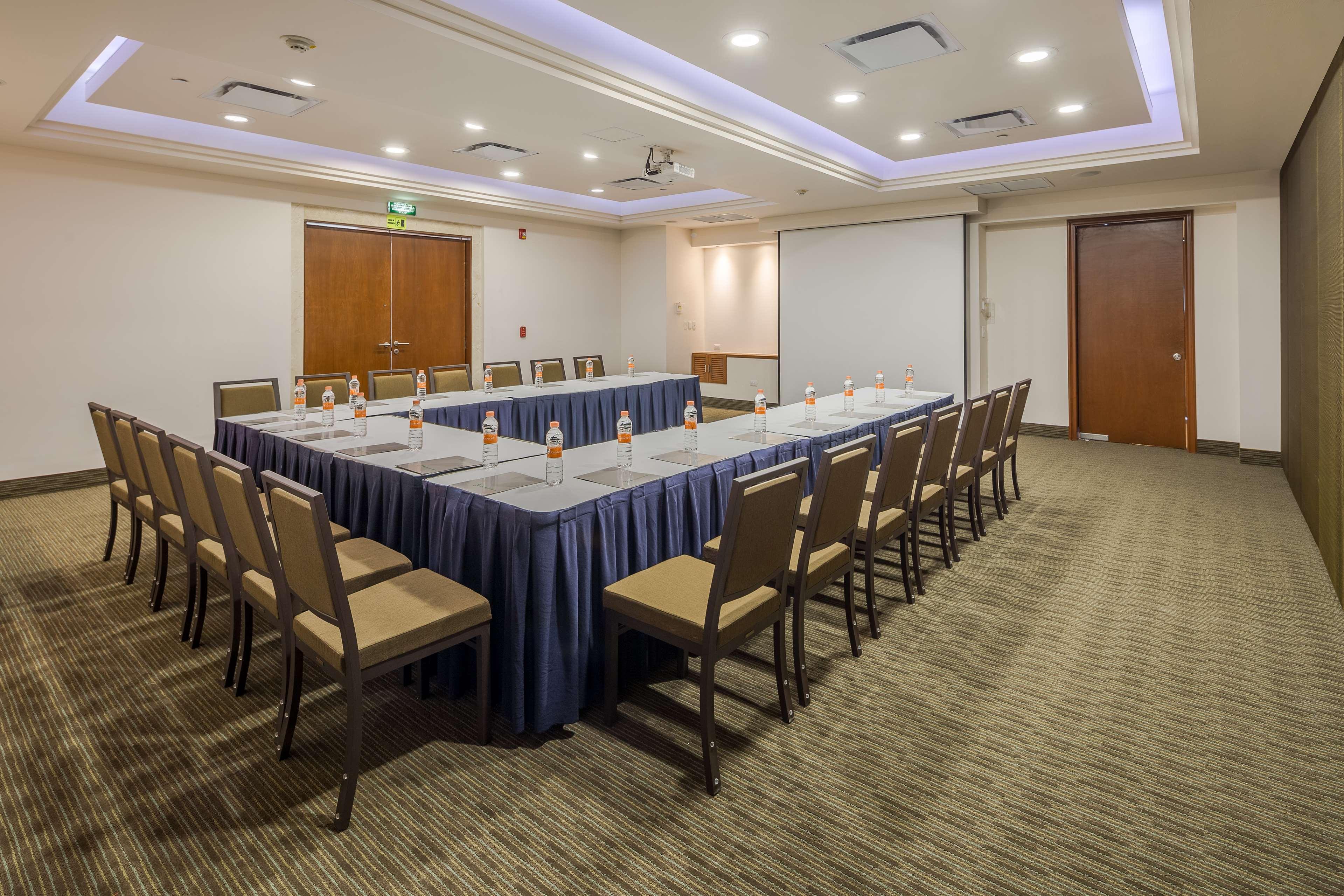 Hotel Wyndham Garden Playa Del Carmen Exterior foto Meeting room